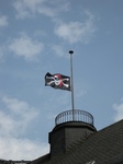 Bad_Nauheim_-_Piratenflagge_auf_dem_Bahnhof.jpg