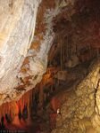 Mallorca_-_Tropfsteine_und_Fels_in_den_Cuevas_de_Genova.jpg